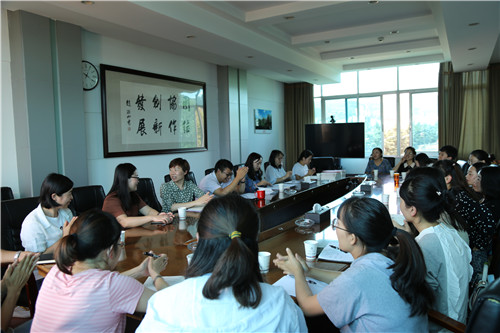 谈球吧官方网站党委召开党员干部家属座谈会